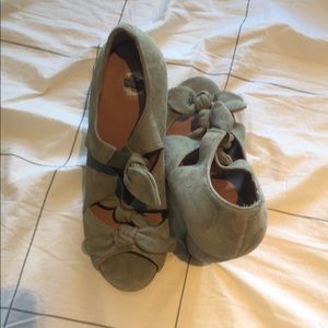 Lucky Penny Sage Green Bow Heels